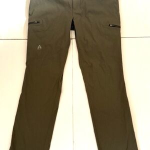 Eddie Bauer Women's Chino Pants, Size 6, Army Green, Low Rise, Flat Front